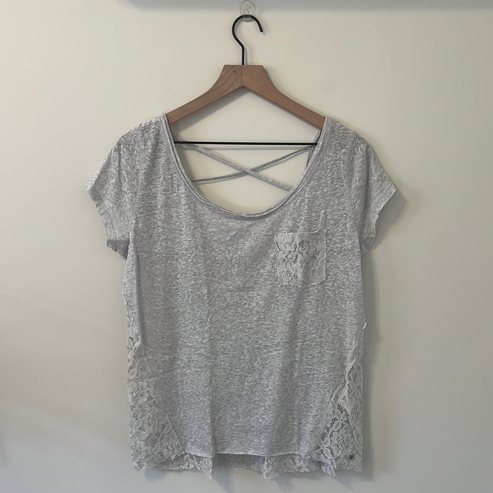 4 for 25🌻Abercrombie & Fitch T-Shirt